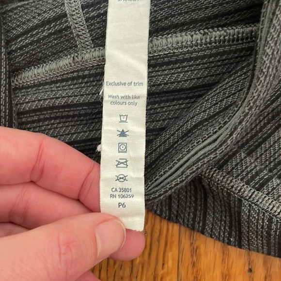 Lululemon Wunder Under Crop II Textured Stripe Slate Deep Coal size 2 - Picture 8 of 9